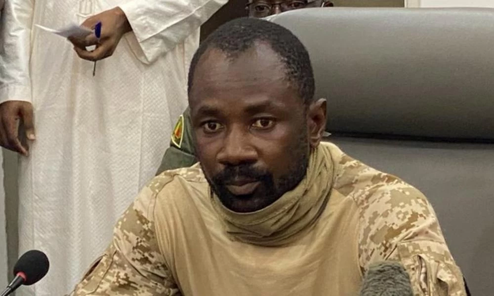 «Νίκη του λαού» το πραξικόπημα στο Μάλι - Μεγάλη συγκέντρωση